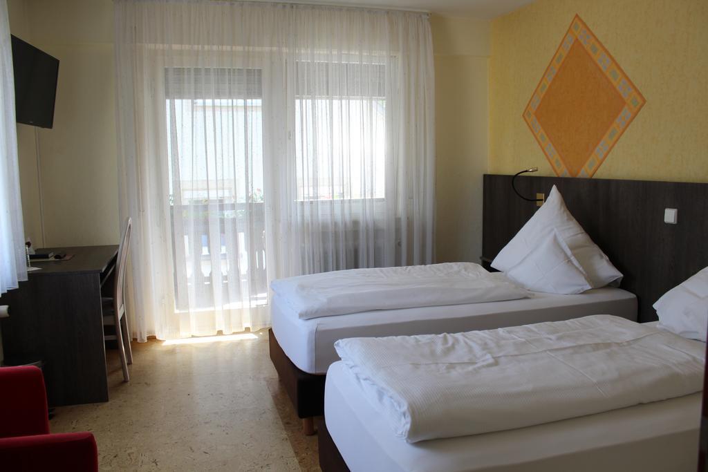 Hotel Gasthof Roessle Rottenburg am Neckar Buitenkant foto